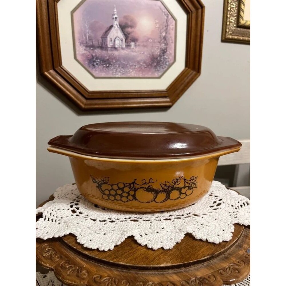 Vintage Pyrex Old Orchard Casserole Dish with lid